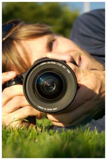 Visit www.FreePhotoCourse.com.  Depiction:  photographer gets to eye-level