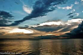 Beautiful sunset picture, Manila Bay, Philippines.Find more digital photography tips, dslr camera lessons and artistic photo galleries at www.FreePhotoCourse.com.  © 2011, all rights reserved.
